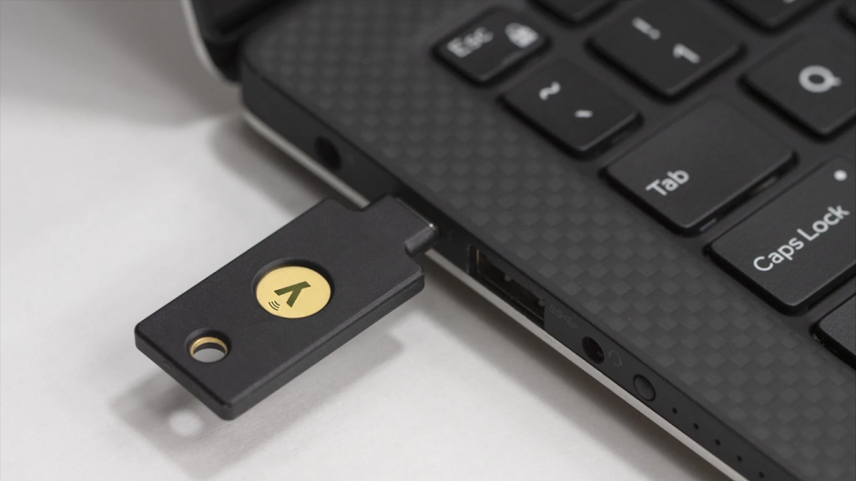 Ключі безпеки для криптовалюти — огляд YubiKey, Google Titan та інших